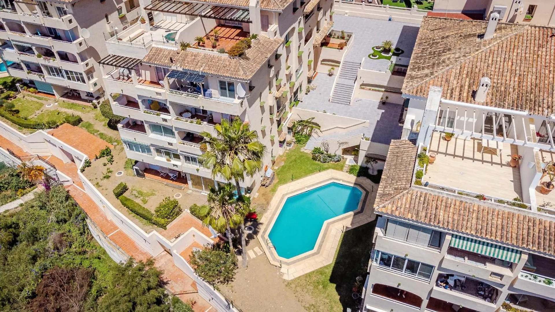 39 Front Row Panoramic Sea View Estepona Apartment